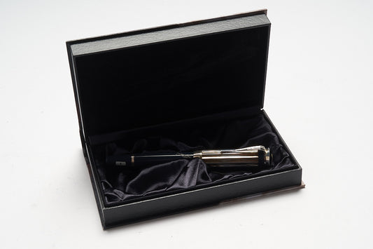 MONTBLANC CHARLES DICKENS FOUNTAIN PEN